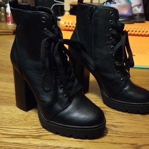 FOR @caitybaby00 Steve madden laurie